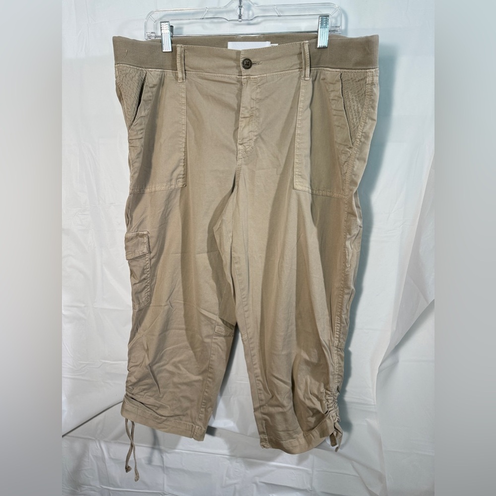 Pre-loved, sonoma  capris cream/tan plus size 16